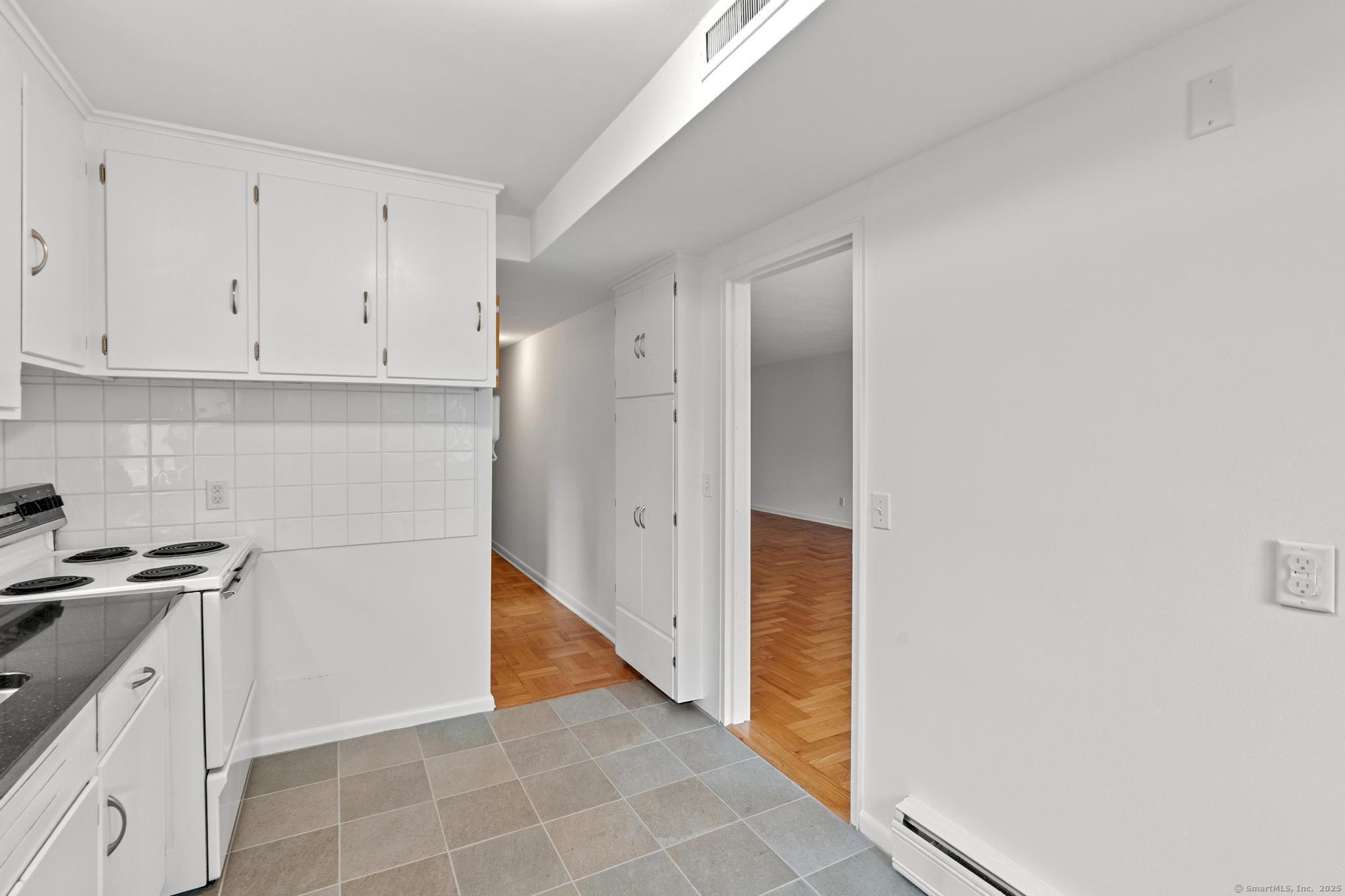 30 Outlook Avenue #APT 306, West Hartford, Connecticut image 14
