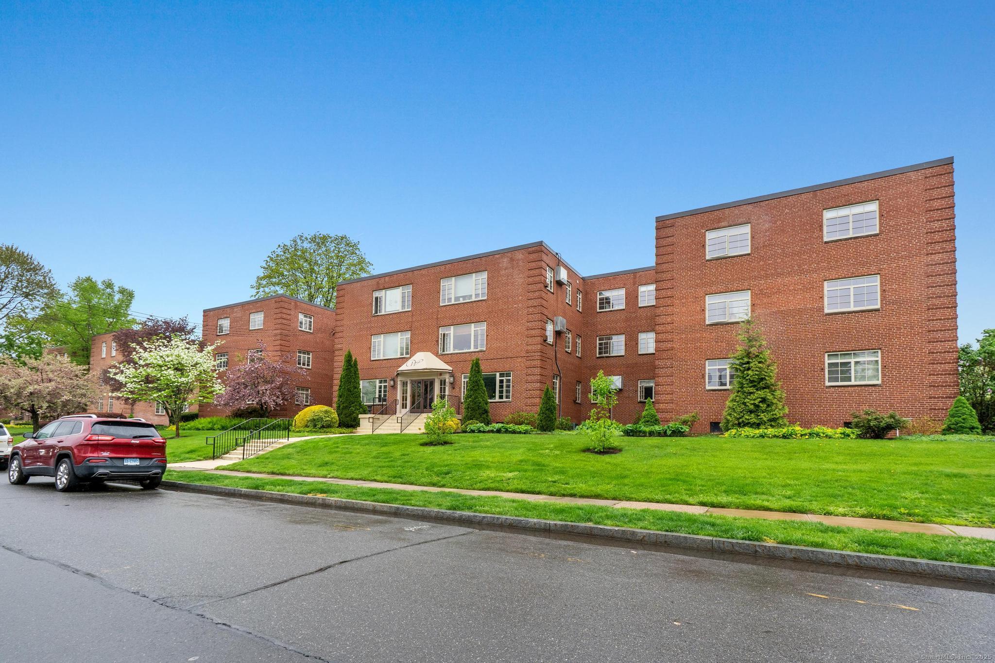 30 Outlook Avenue #APT 306, West Hartford, Connecticut image 2