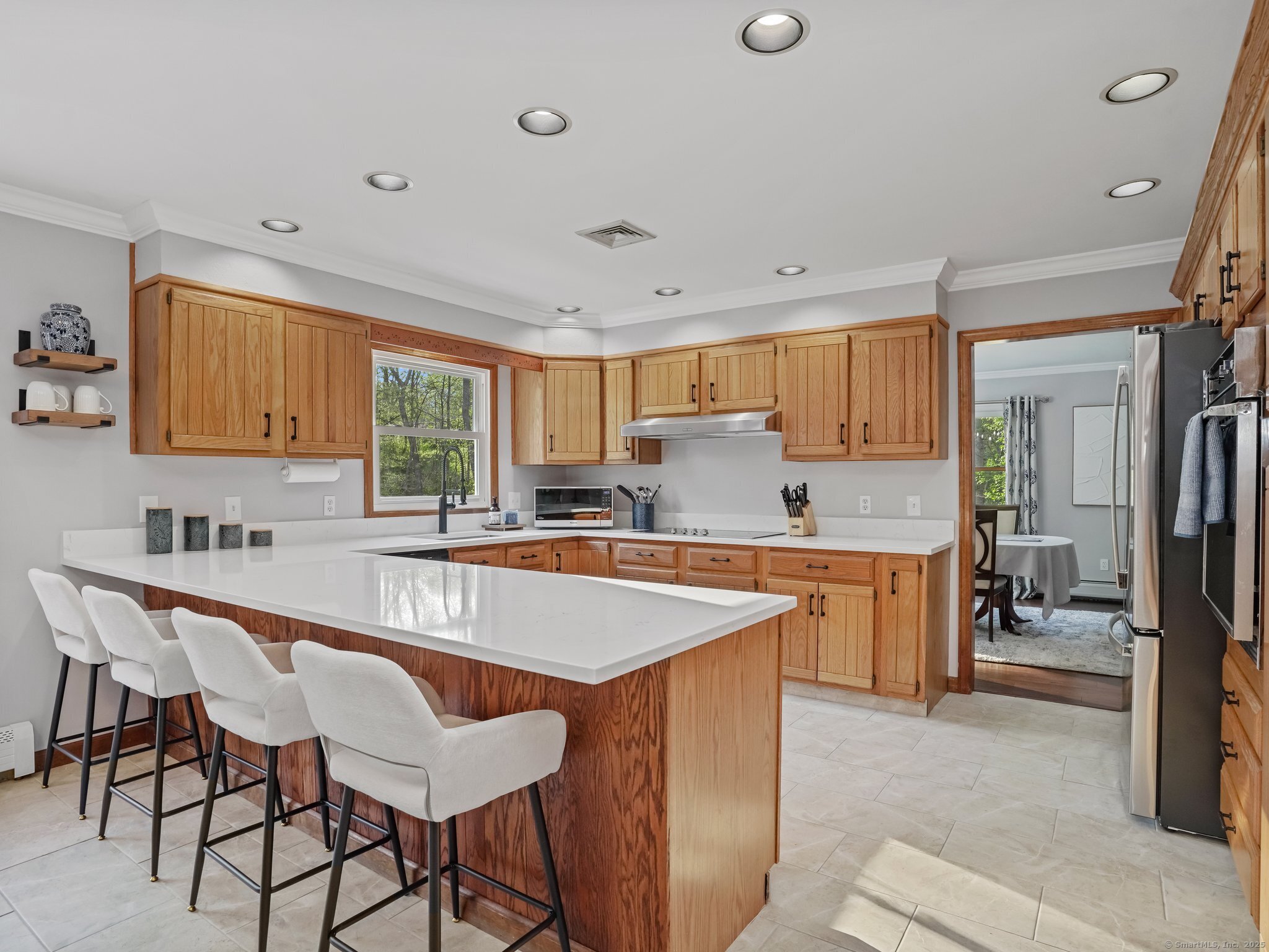 95 Pepperidge Circle, Stratford, Connecticut image 8
