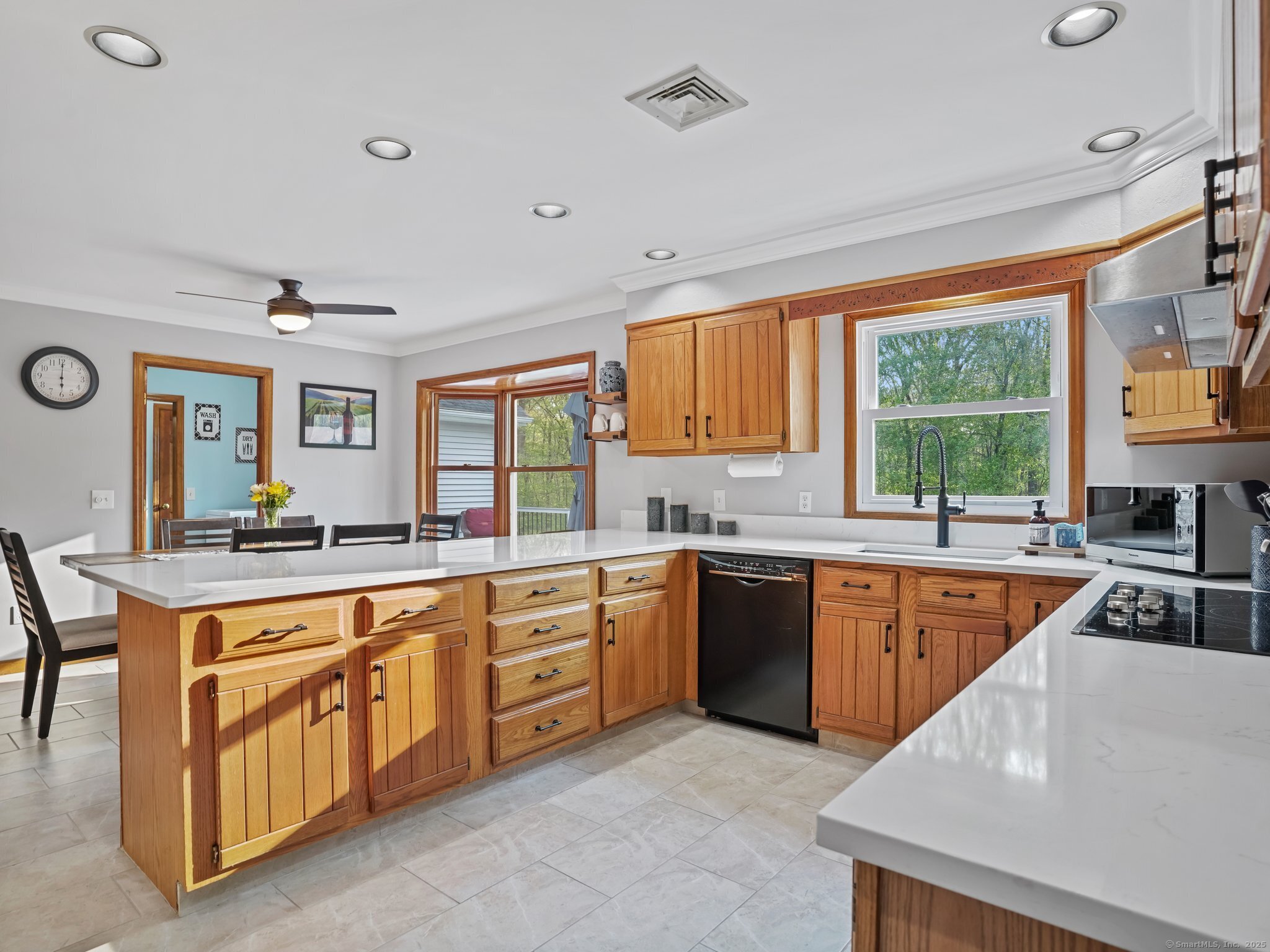 95 Pepperidge Circle, Stratford, Connecticut image 7
