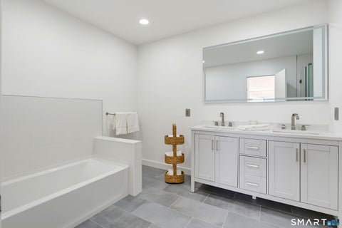 Tiny photo for 31 Harbour Close #31, New Haven, CT 06519 (MLS # 24216133)