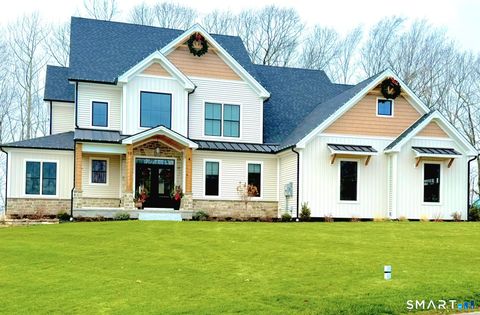 Photo of 4 Pumpkin Grove, East Lyme, CT 06333 (MLS # 24144431)