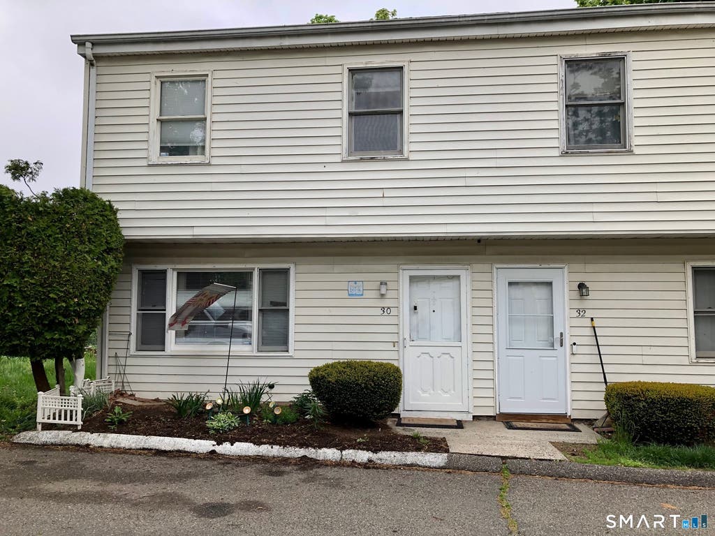 Photo of 30 Yarrington Court #30, Bridgeport, CT 06607 (MLS # 24174388)