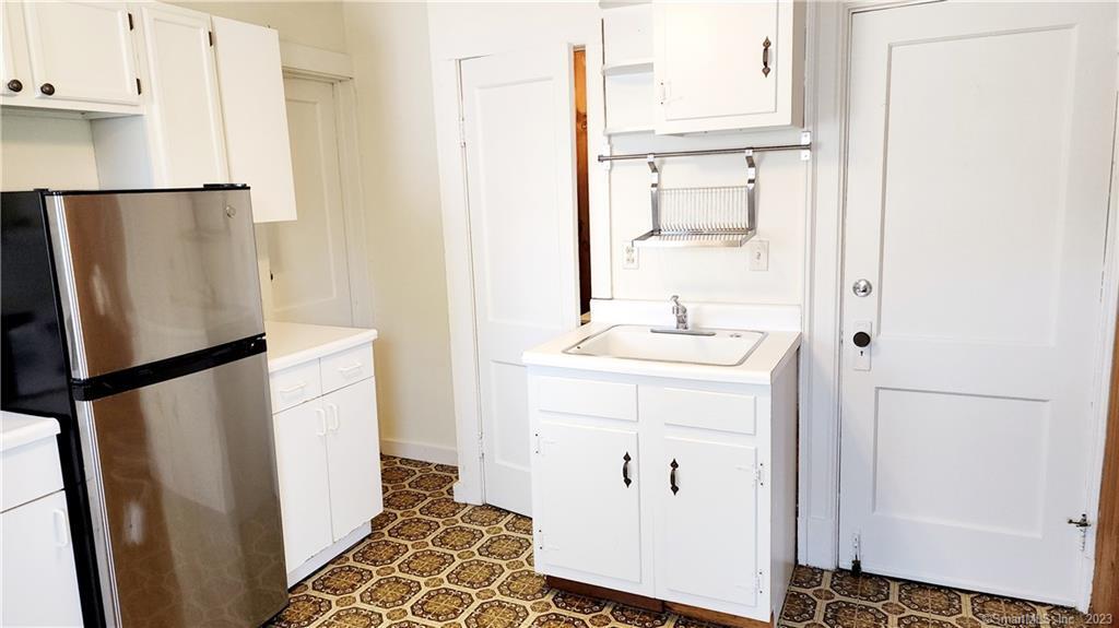 West Hartford, Connecticut 06119, United States, 1 Bedroom Bedrooms, ,1 BathroomBathrooms,Residential,Pending,143495