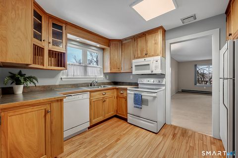 Tiny photo for 1 Great Oak Court #1, Cromwell, CT 06416 (MLS # 24151522)