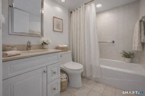 Tiny photo for 1 Great Oak Court #1, Cromwell, CT 06416 (MLS # 24151522)