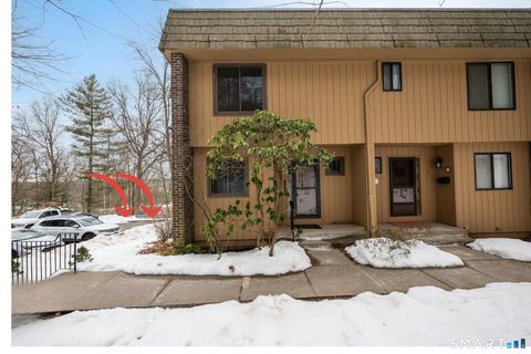 Tiny photo for 1 Great Oak Court #1, Cromwell, CT 06416 (MLS # 24151522)