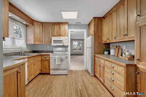 Tiny photo for 1 Great Oak Court #1, Cromwell, CT 06416 (MLS # 24151522)