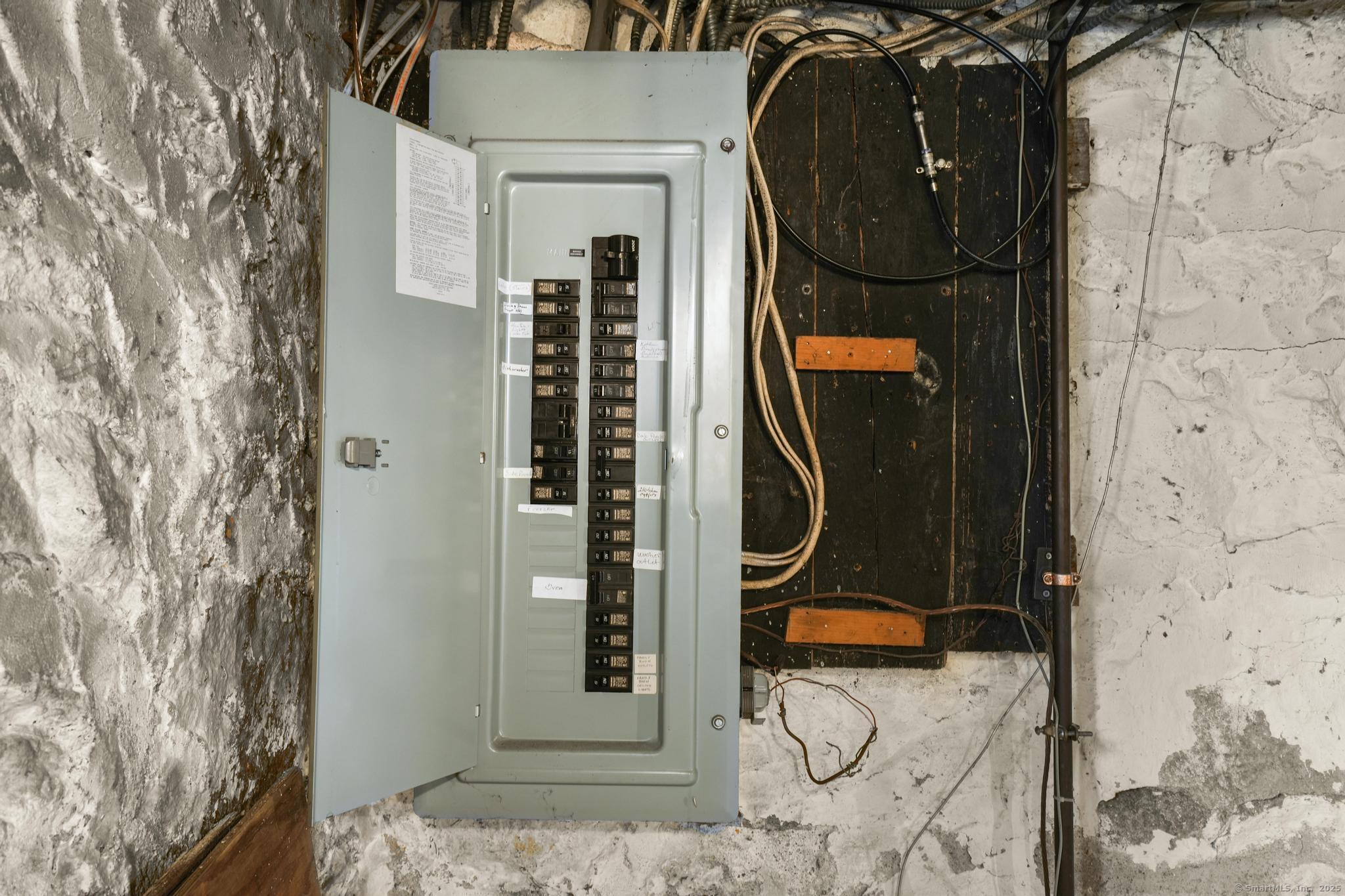 95 Thames Street, New London, Connecticut image 32