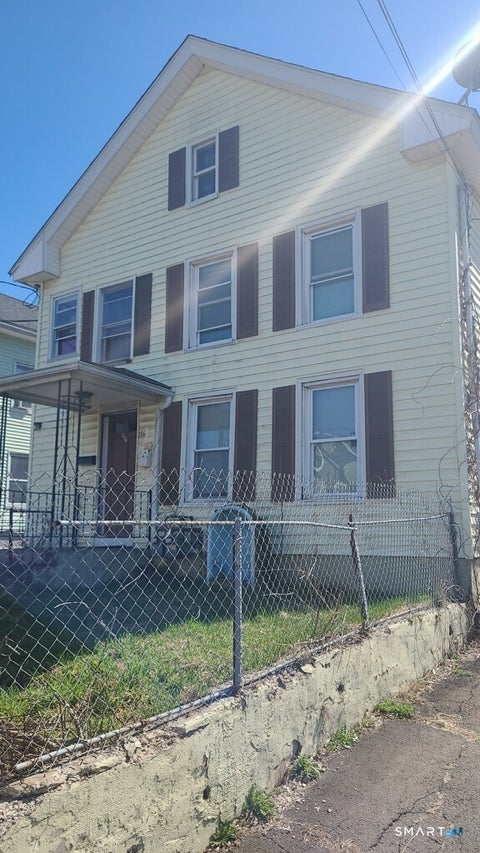 Multifamily For Rent - 116 Springdale Avenue #1ST FLR<br/> Meriden, CT 06451