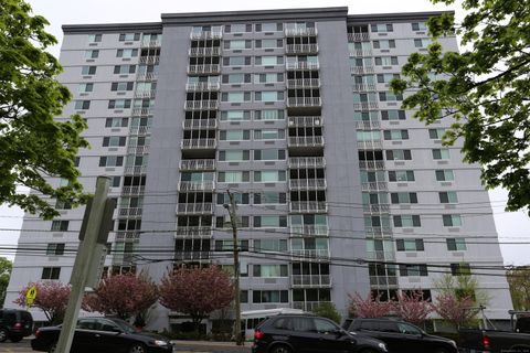 1 Strawberry Hill Avenue APT 4H, Stamford, CT 06902 - #: 24082245