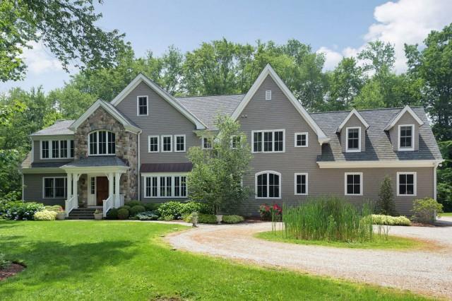 Photo 1 of 11 Blueberry Lane, Darien, Connecticut, $1,850,000, Web #: 99101383