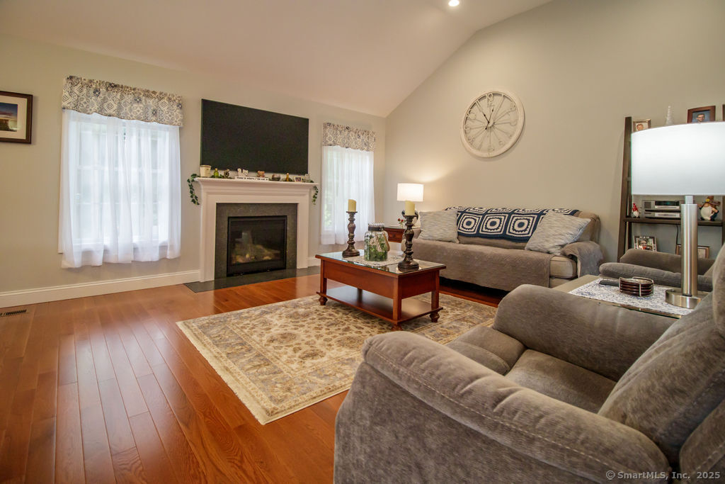 25 Willow Brook Drive 25