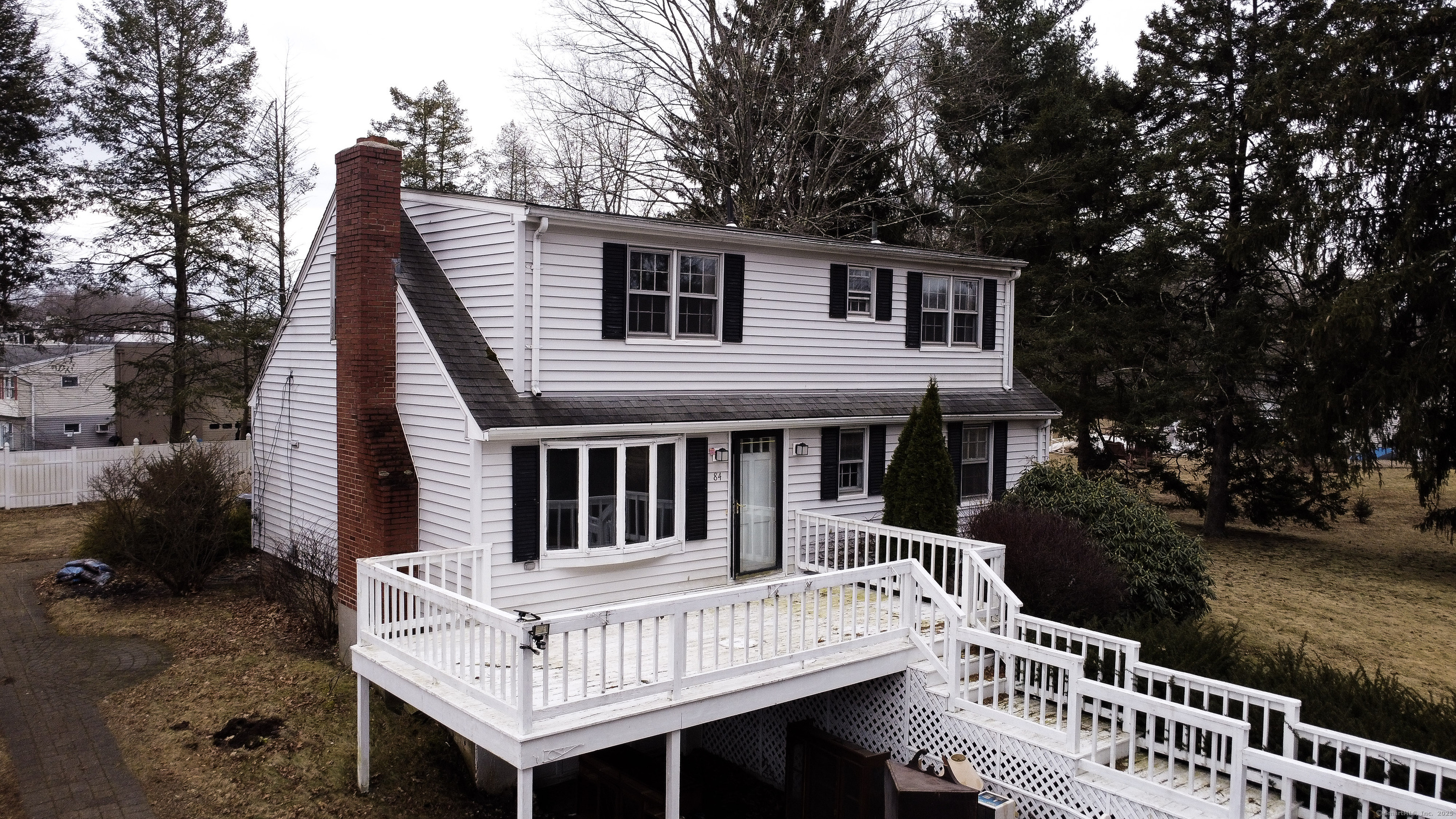 School Ground Road, Branford, Connecticut - 4 Bedrooms  
2 Bathrooms  
7 Rooms - 