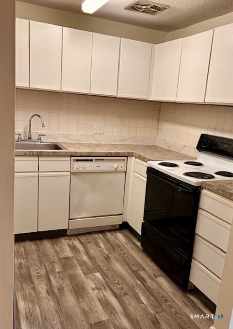 Tiny photo for 176 Burgundy Hill Lane #176, Middletown, CT 06457 (MLS # 24159821)