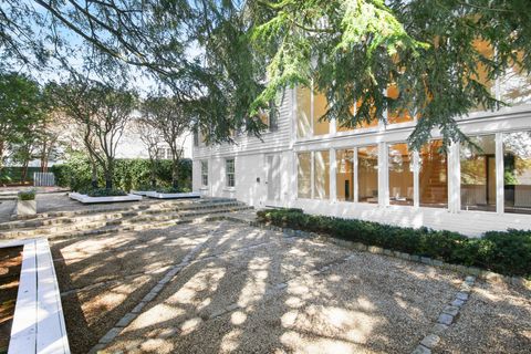 A home in New Canaan