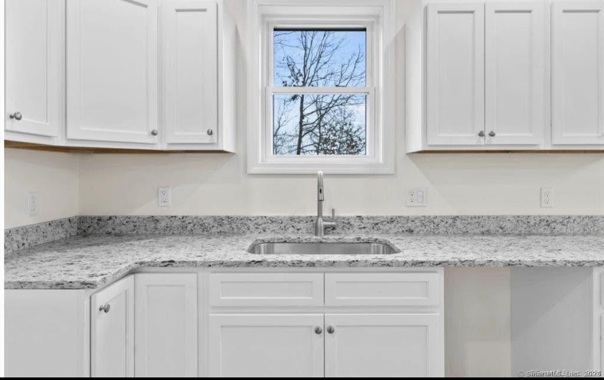 455R Sherman Avenue 21