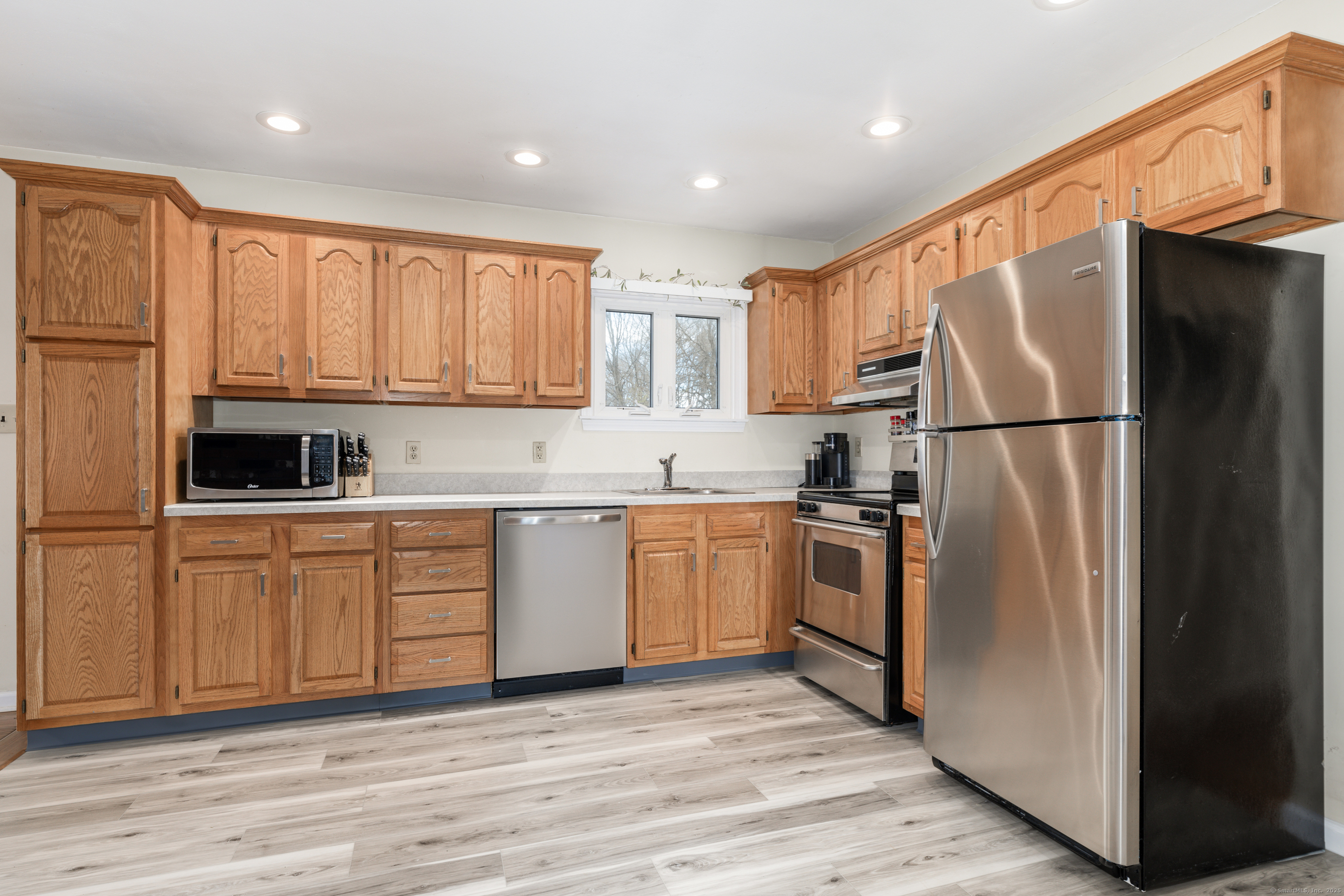 1078 Wolf Hill Road, Cheshire, Connecticut image 10