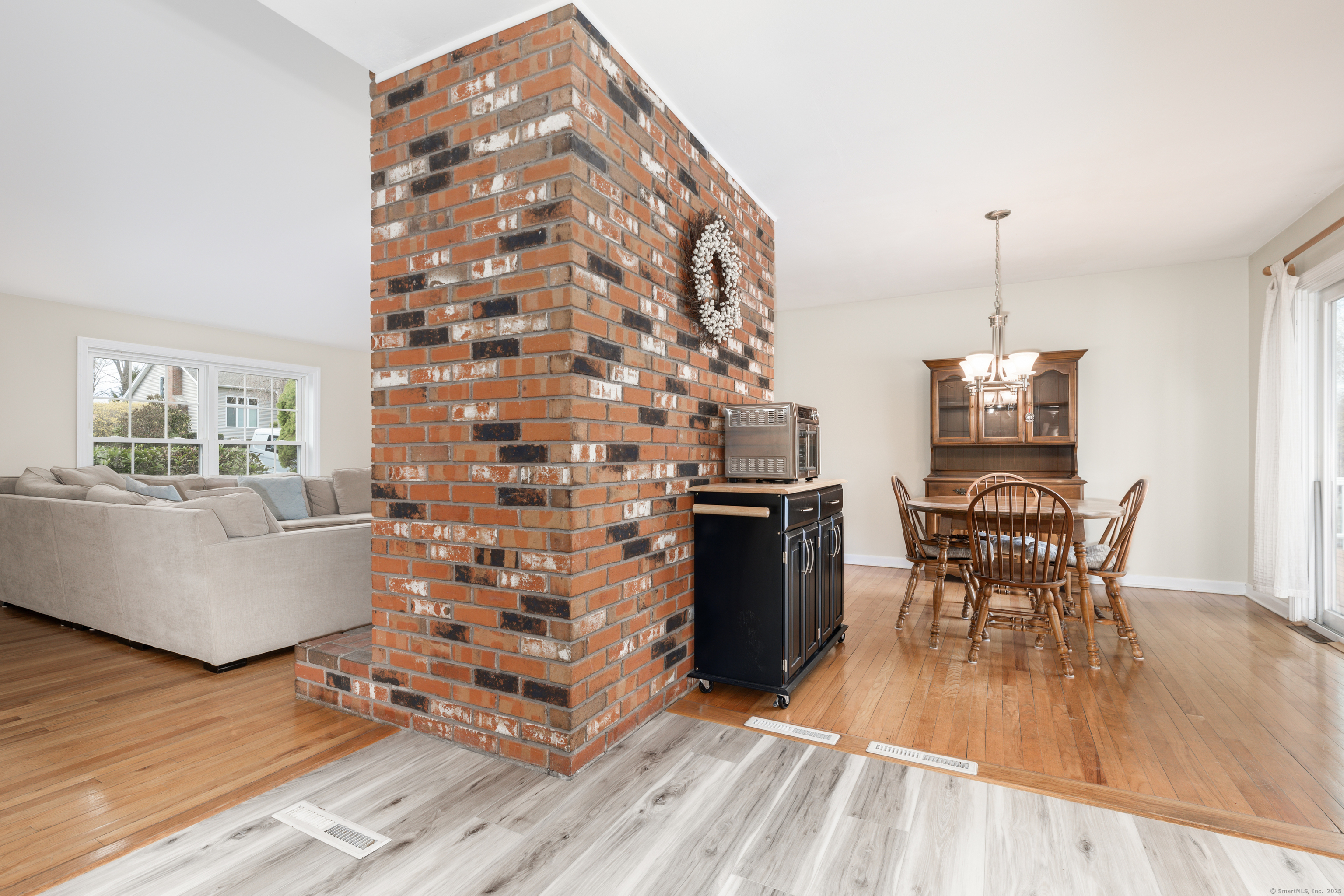 1078 Wolf Hill Road, Cheshire, Connecticut image 6
