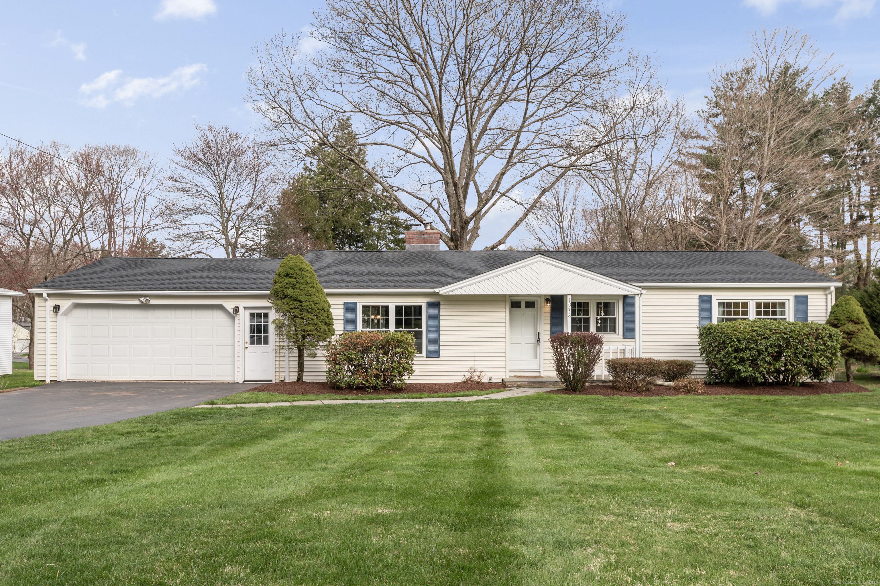 Property for Sale at Wolf Hill Road, Cheshire, Connecticut - Bedrooms: 3 
Bathrooms: 2 
Rooms: 8  - $459,900