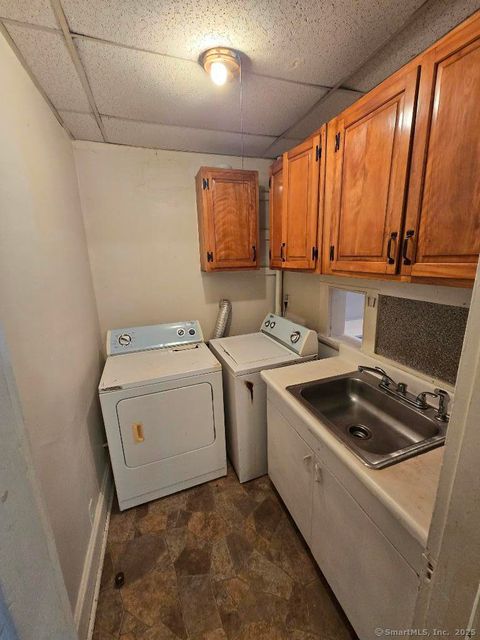 Tiny photo for 67 Fox Street #3rd Floor, Waterbury, CT 06708 (MLS # 24138250)