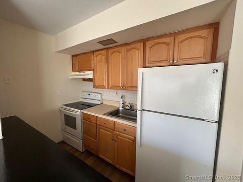Tiny photo for 5 W Washington Avenue #APT 7, Stamford, CT 06902 (MLS # 24143280)