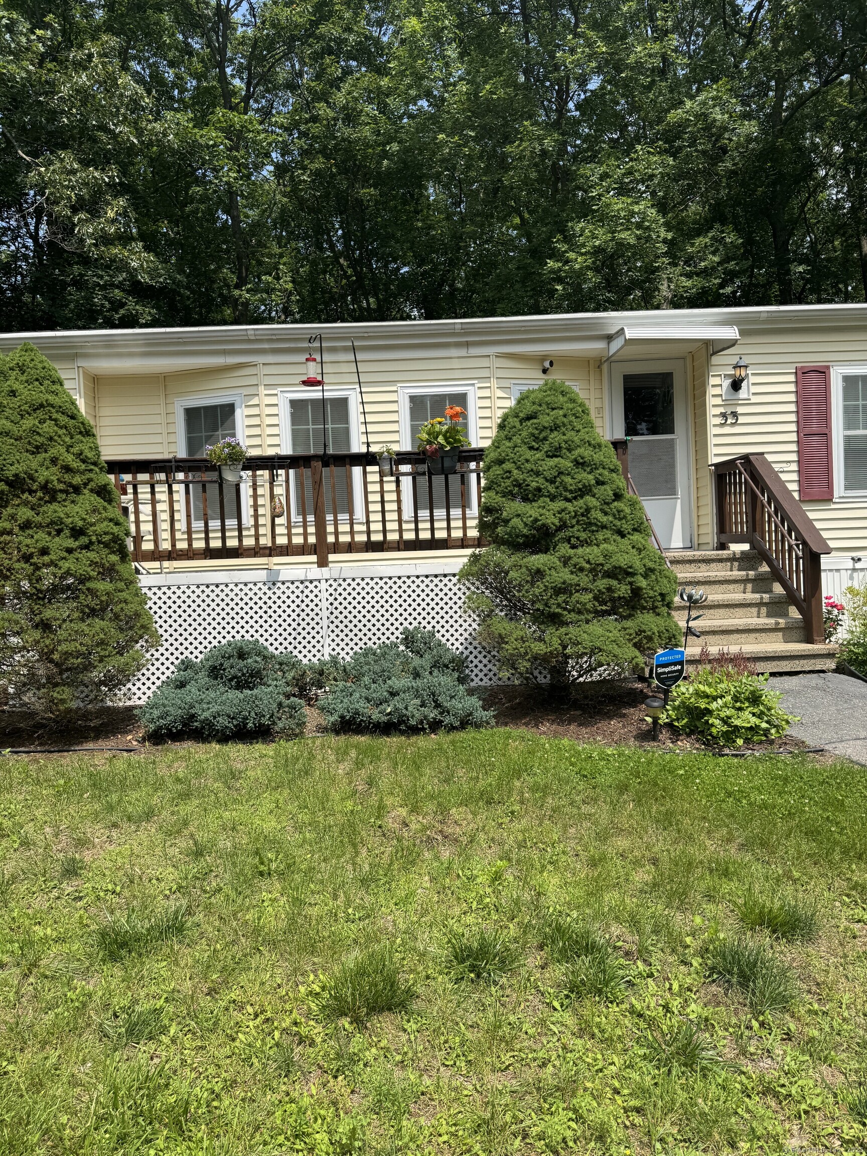Property for Sale at Colchester Commons, Colchester, Connecticut - Bedrooms: 2 
Bathrooms: 2 
Rooms: 5  - $263,900