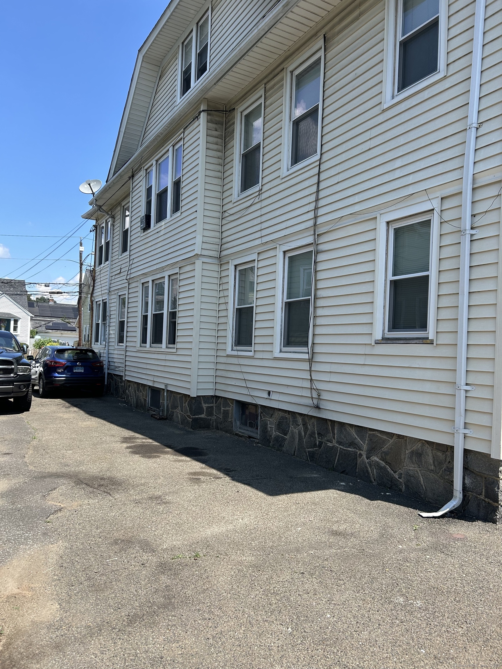 170 Livingston Place