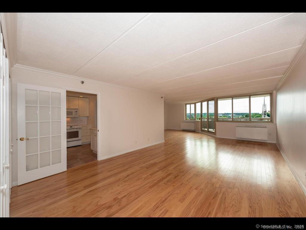 143 Hoyt Street 7L