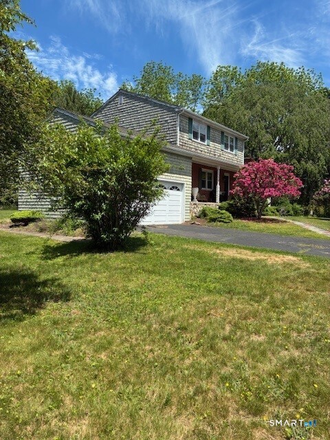 11 Williamsburg Drive