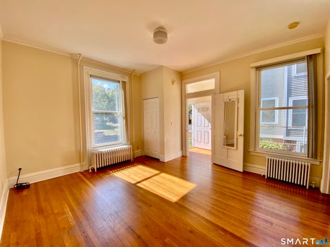 Multifamily For Rent - 239 Edwards Street #1B<br/> New Haven, CT 06511