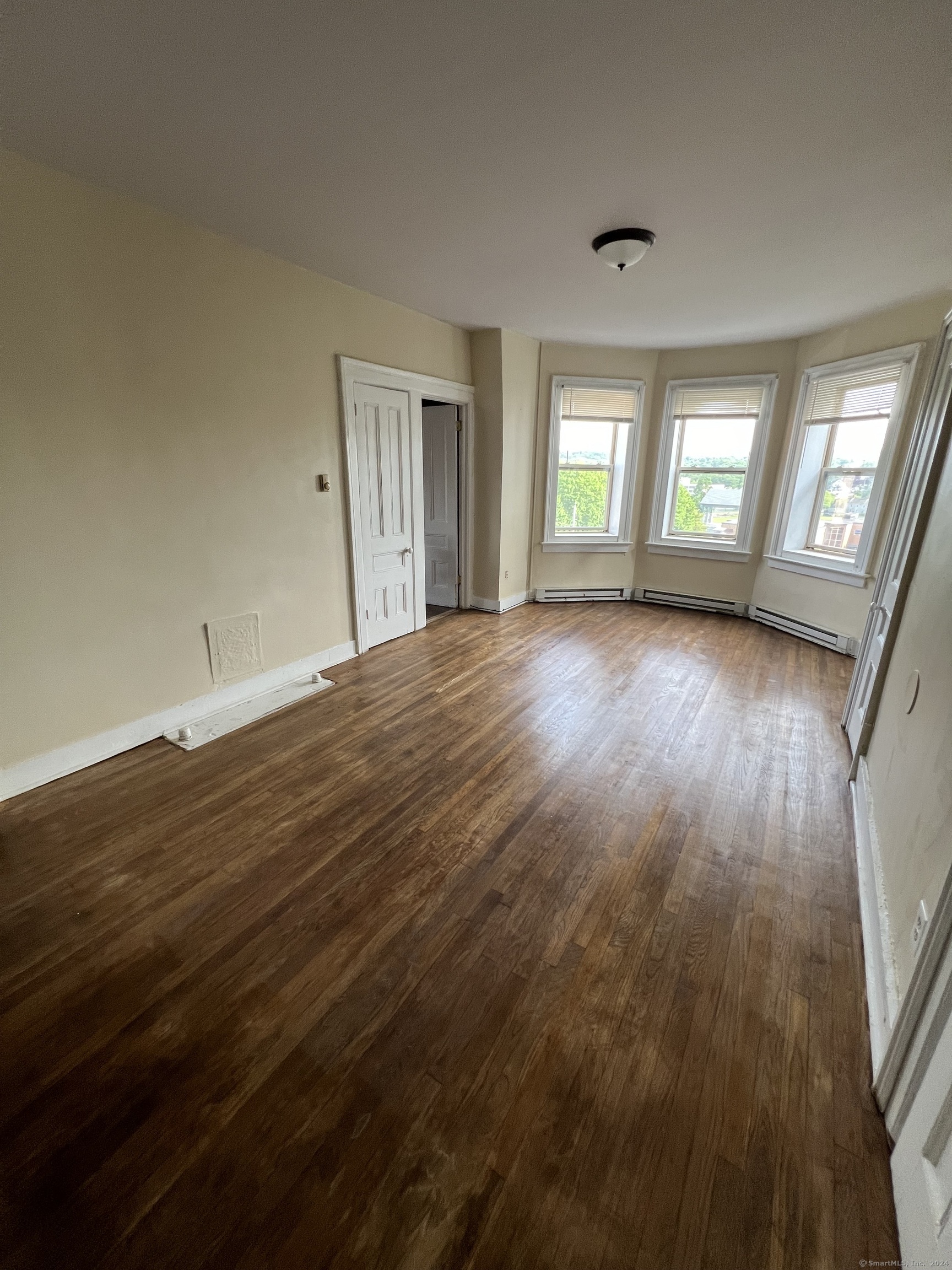 Rental Property at 14 Turner Street 1, Windham, Connecticut - Bedrooms: 3 
Bathrooms: 1 
Rooms: 6  - $1,750 MO.