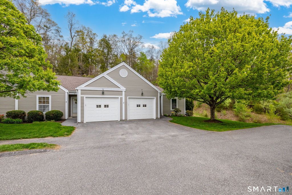 Photo of 54 Elizabeth Circle #54, Newtown, CT 06482 (MLS # 24171277)