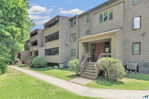 Condo For Sale - 166 Towne House Road #166<br/> Hamden, CT 06514