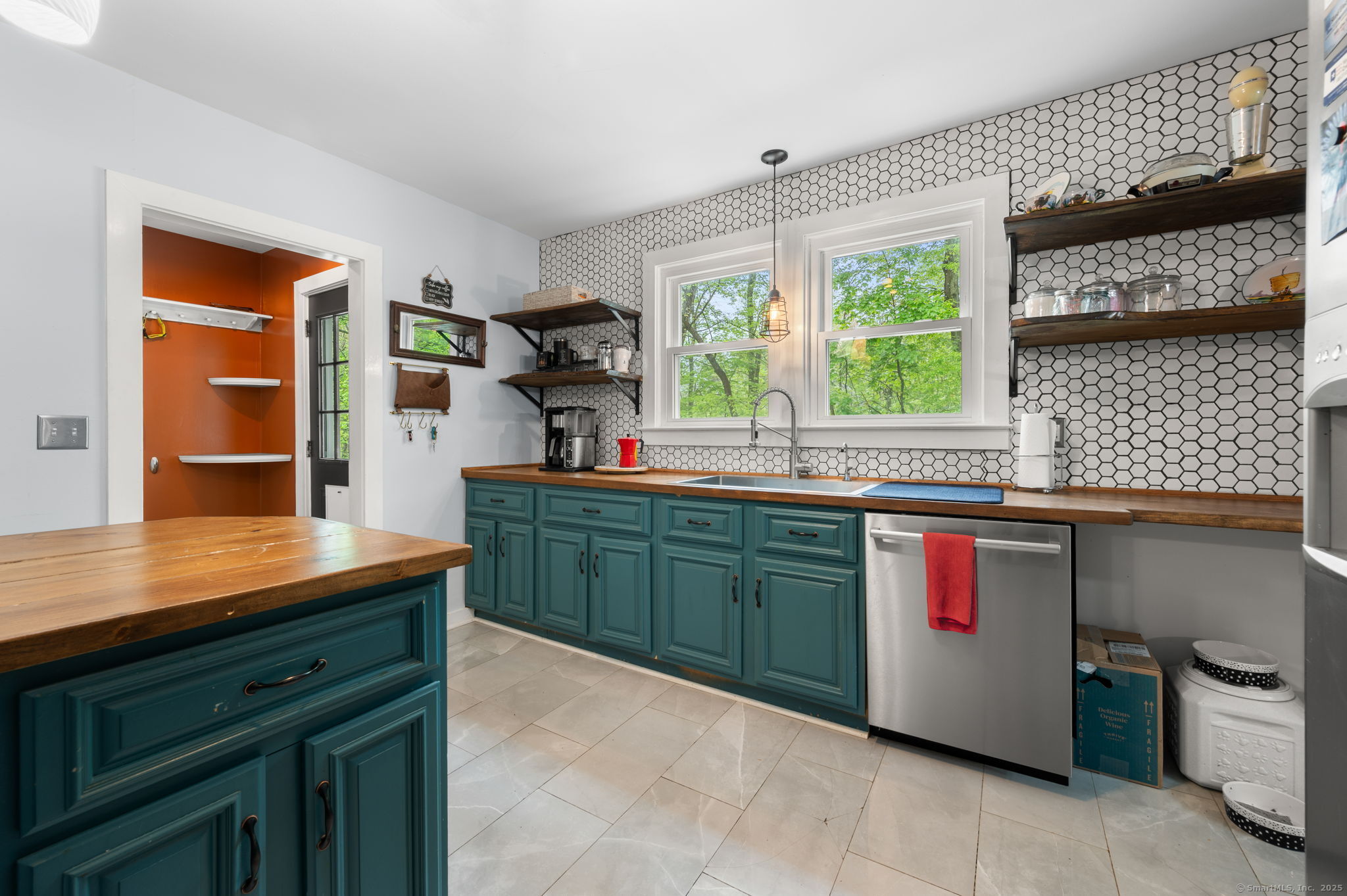 49 N Wawecus Hill Road, Norwich, Connecticut image 11