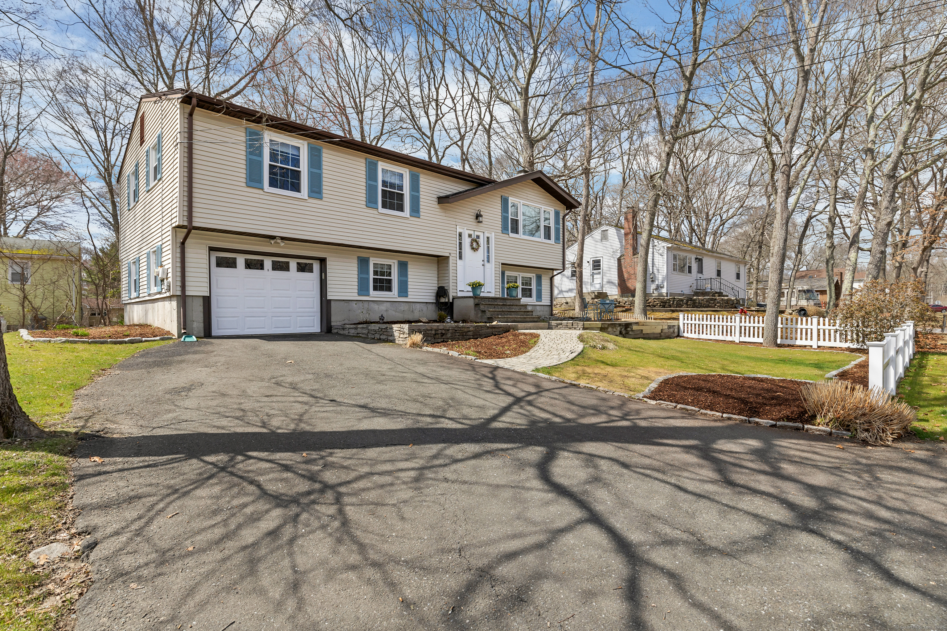 76 Oakwood Road, East Lyme, Connecticut image 3