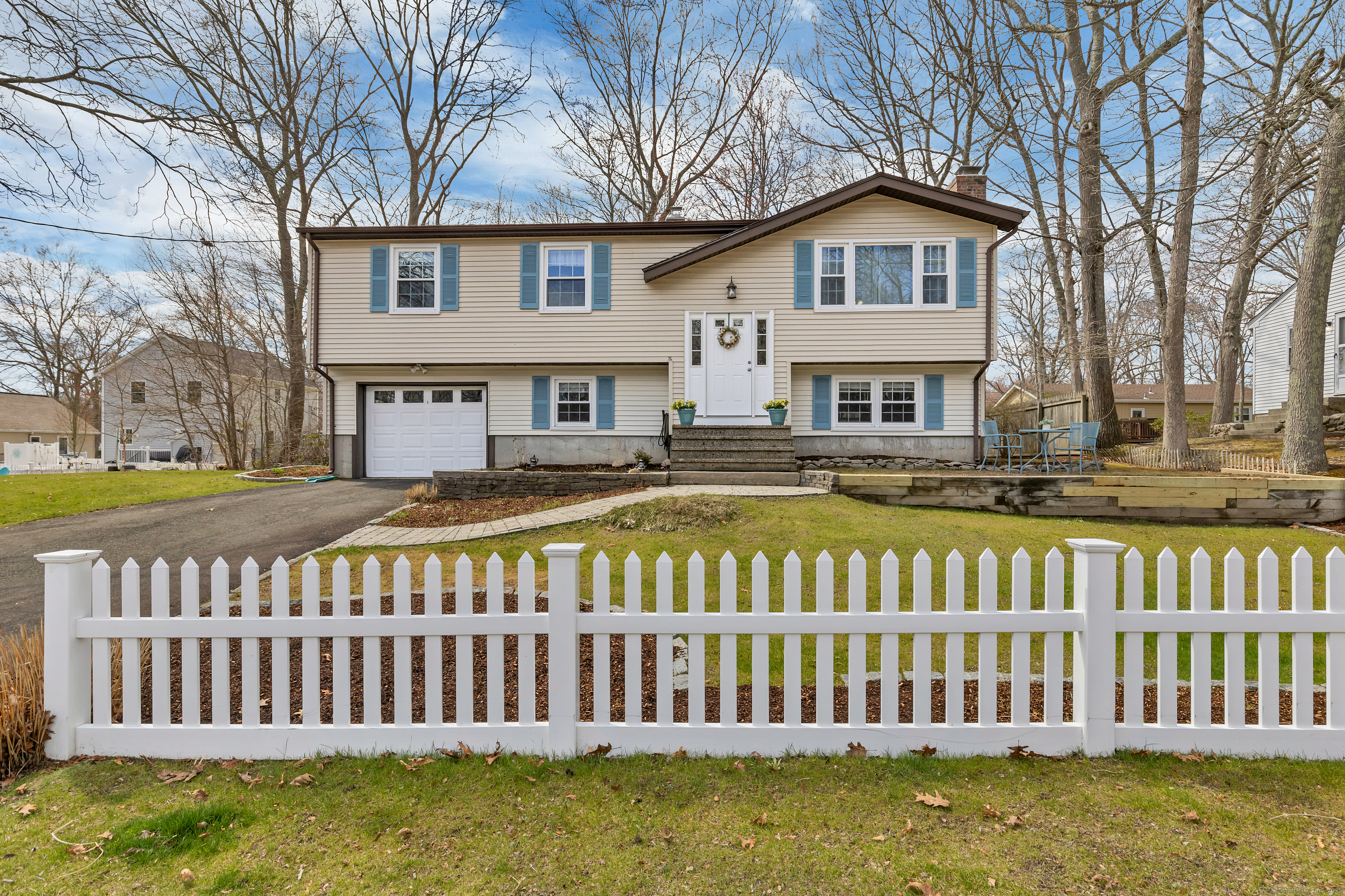 76 Oakwood Road, East Lyme, Connecticut image 2