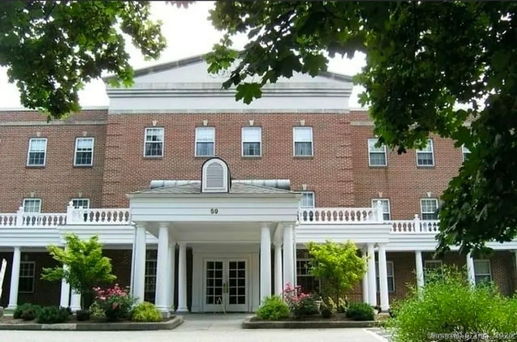 Photo of 59 Courtland Avenue #APT 2T, Stamford, CT 06902 (MLS # 24123792)