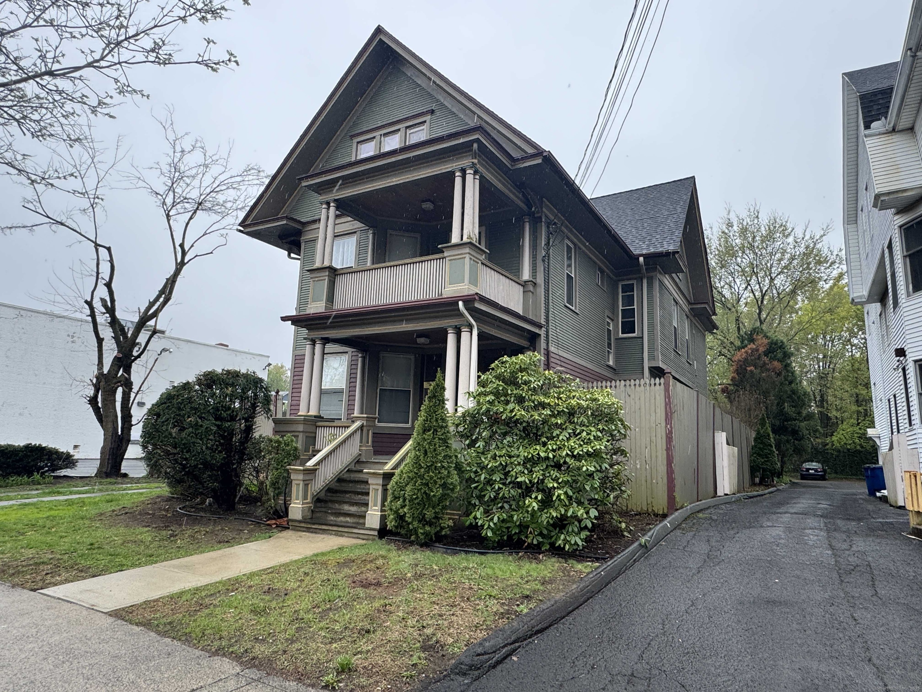 396 Whalley Avenue