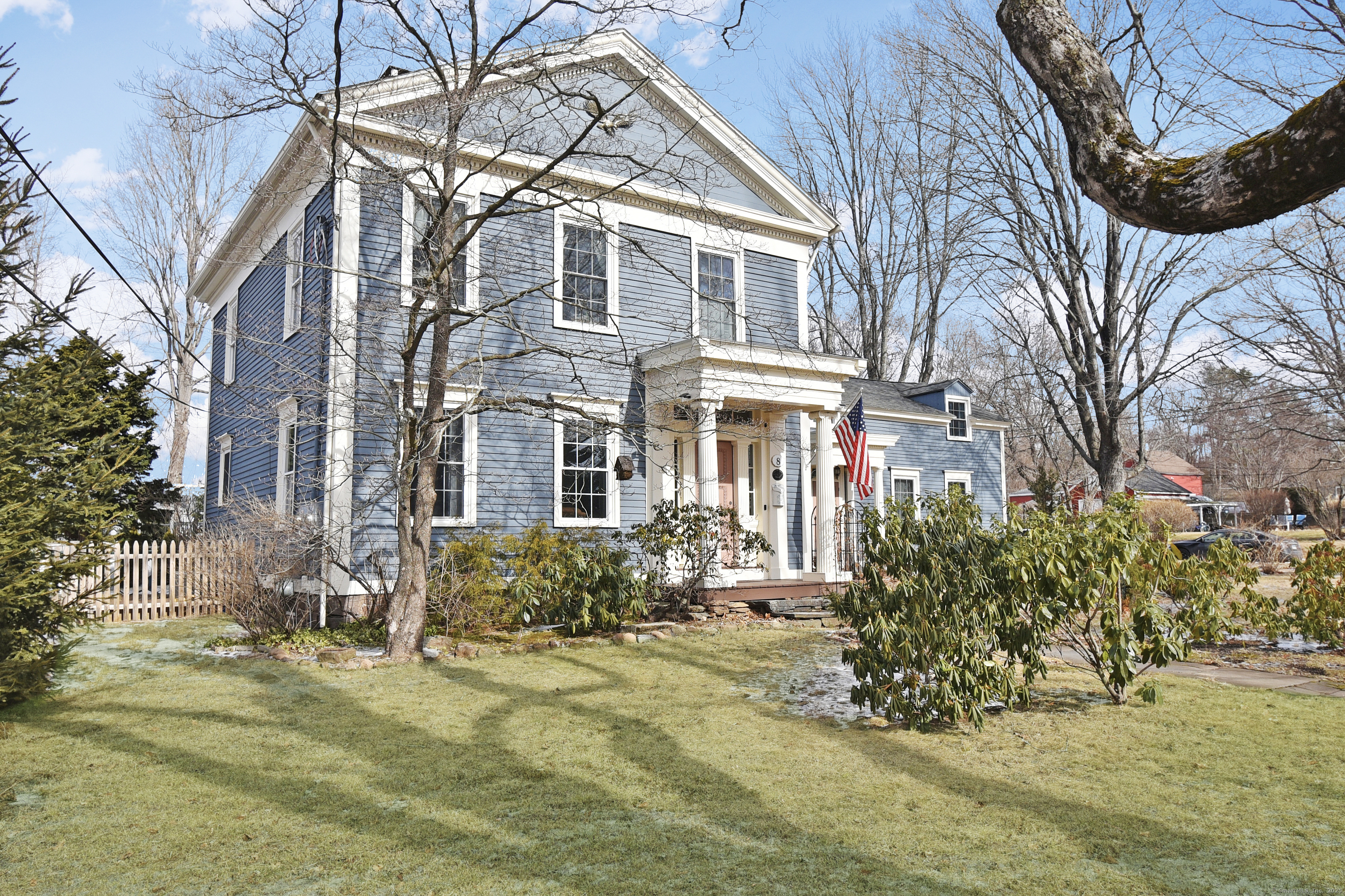 Bow Lane, Middletown, Connecticut - 5 Bedrooms  
4 Bathrooms  
10 Rooms - 