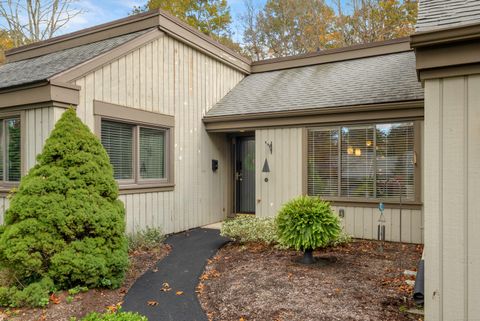 Tiny photo for 7 Heritage Crest #B, Southbury, CT 06488 (MLS # 24136069)