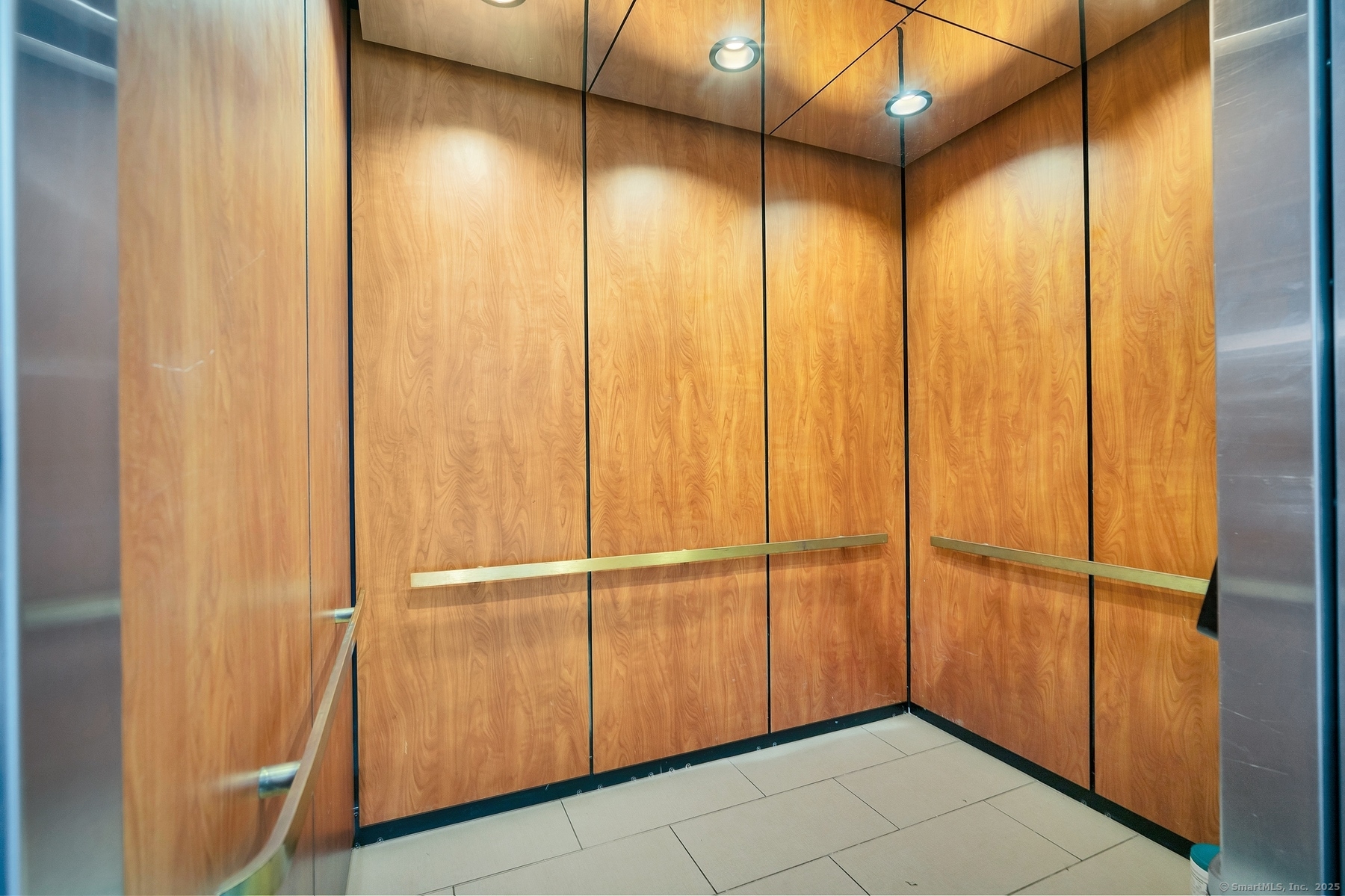 586 W Thames Street #APT 304, Norwich, Connecticut image 9