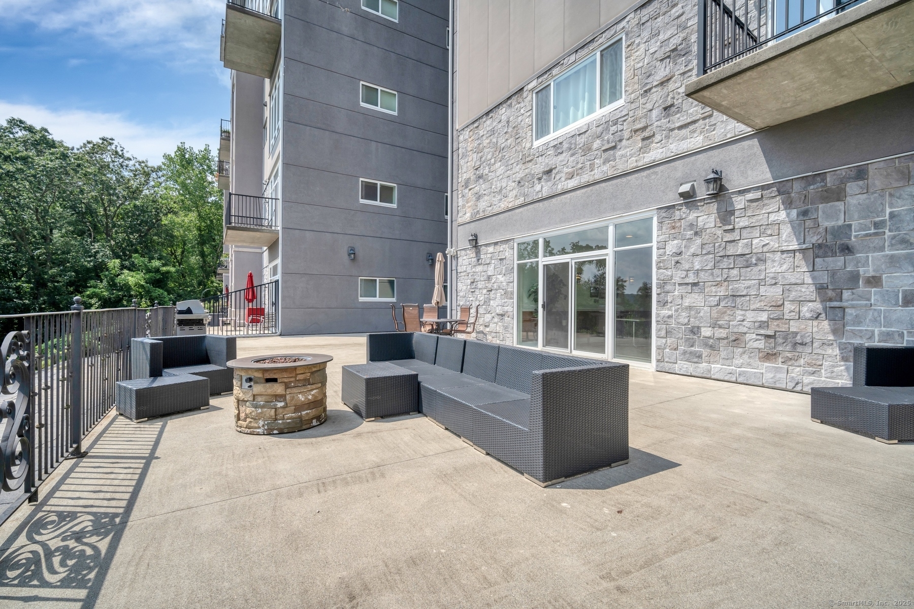 586 W Thames Street #APT 304, Norwich, Connecticut image 11
