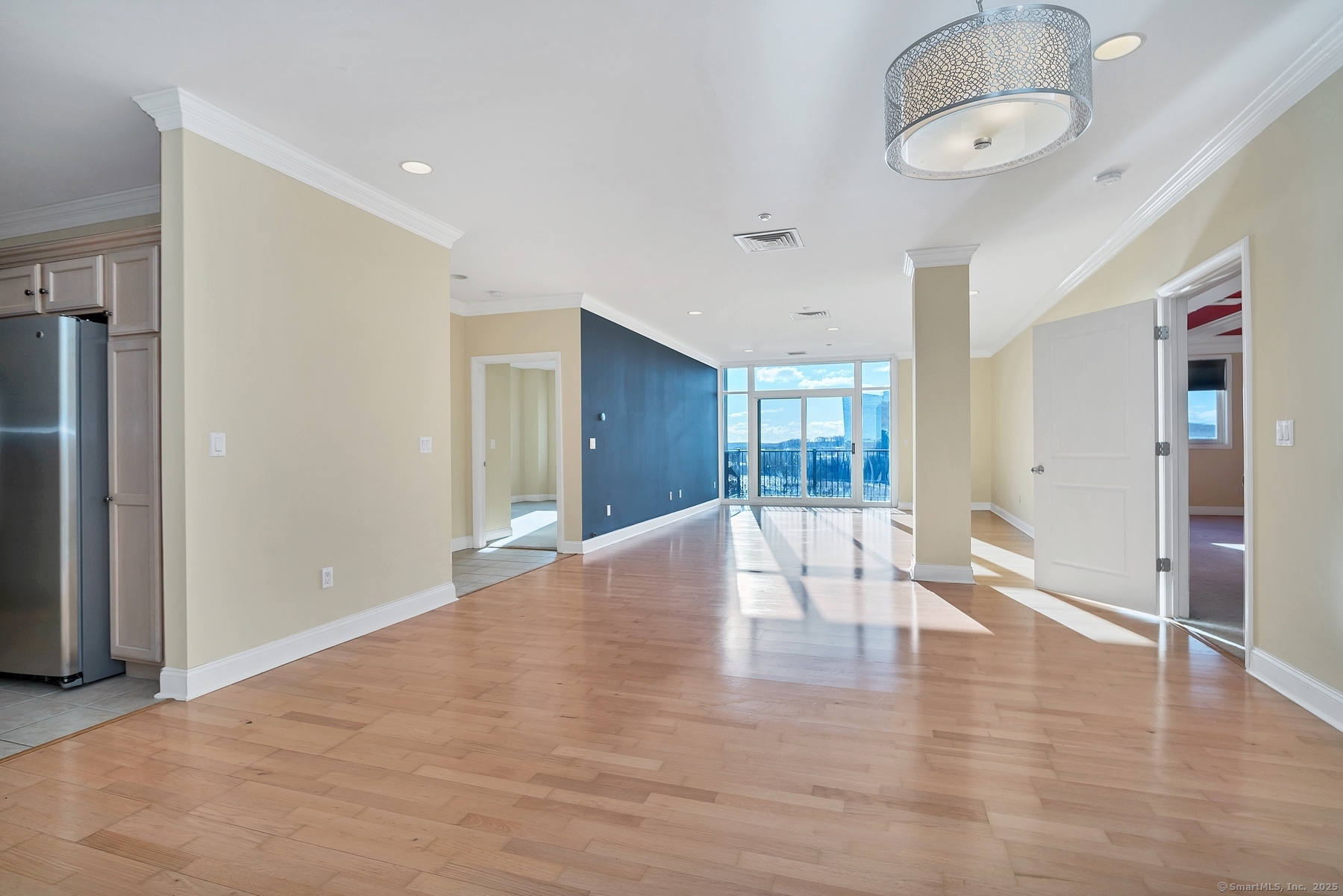 586 W Thames Street #APT 304, Norwich, Connecticut image 18
