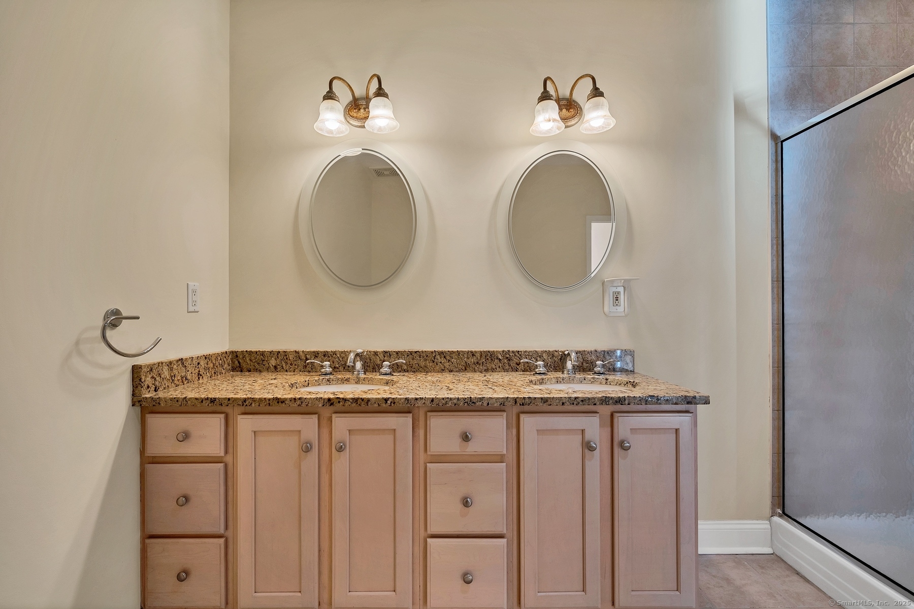 586 W Thames Street #APT 304, Norwich, Connecticut image 34