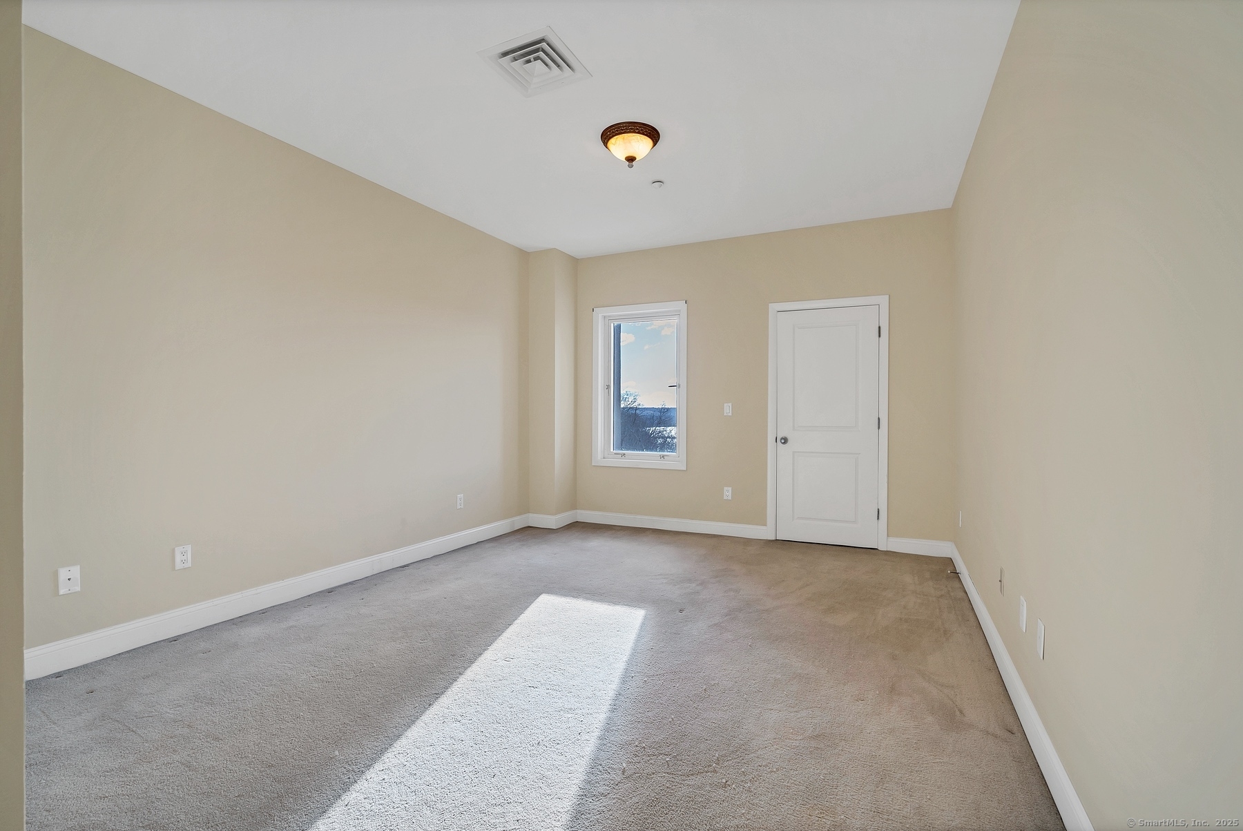 586 W Thames Street #APT 304, Norwich, Connecticut image 39