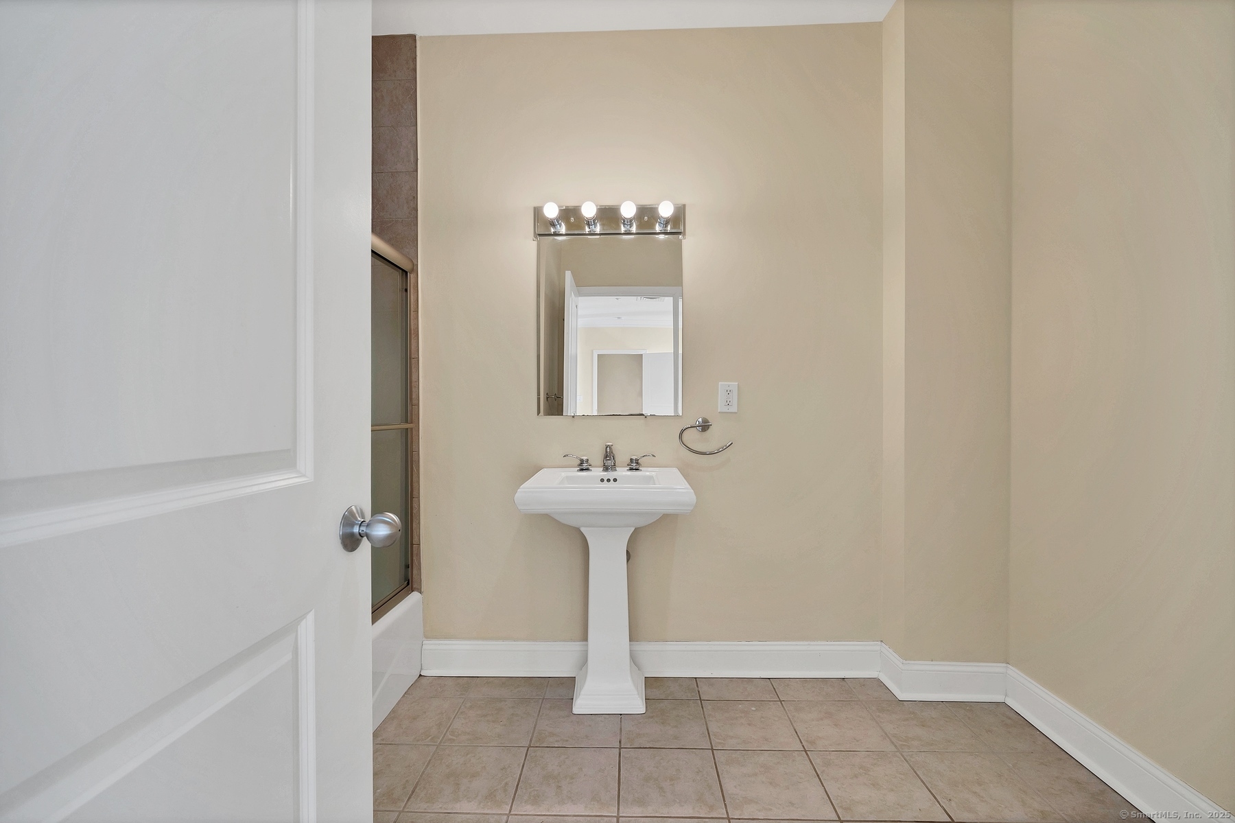 586 W Thames Street #APT 304, Norwich, Connecticut image 36