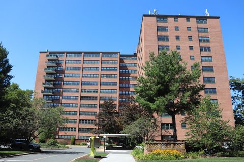 Condominium in Hartford CT 31 Woodland Street.jpg