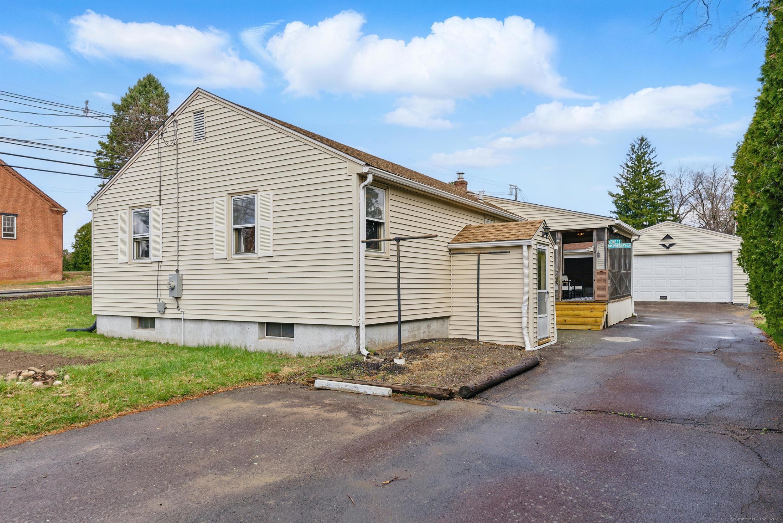 65 West Street, Windsor Locks, Connecticut image 32