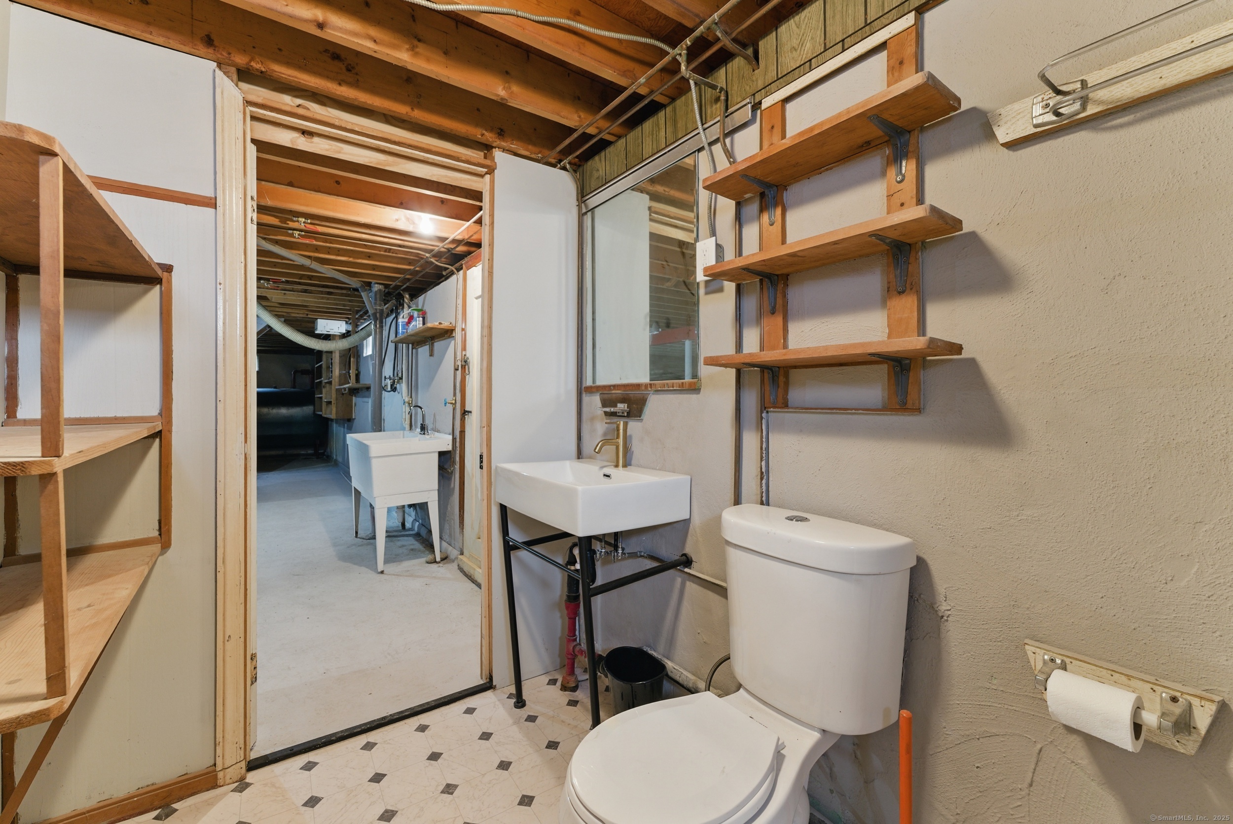 65 West Street, Windsor Locks, Connecticut image 30